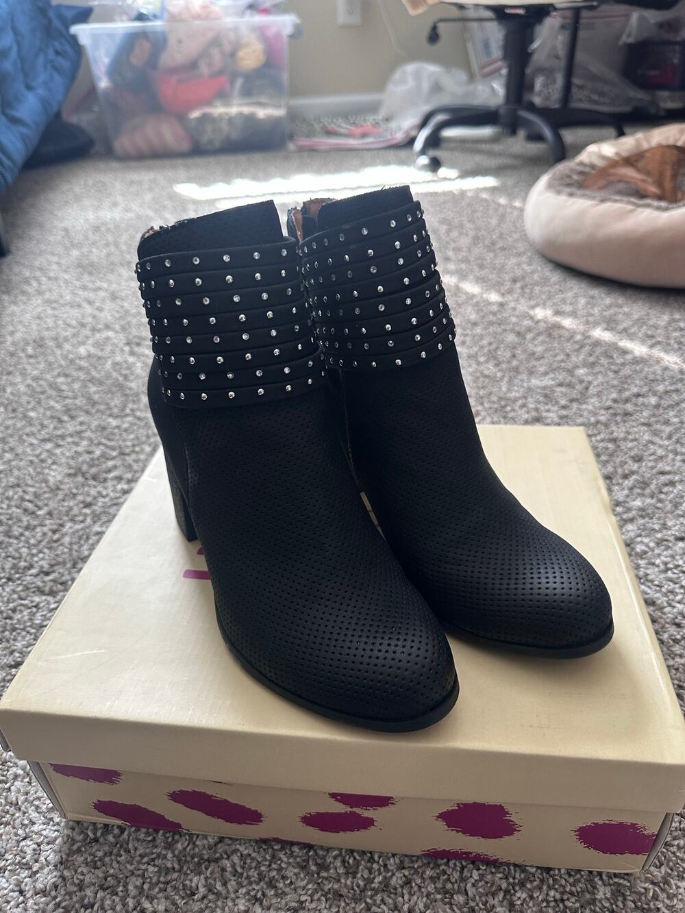 Dolce by Mojo Moxy Black Faux Leather Rhinestone Booties Boots Size 8
